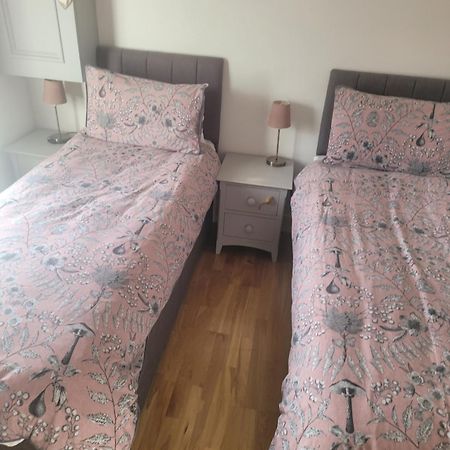 Oak Cottage With Private Log Fired Hot Tub 메이드스톤 외부 사진